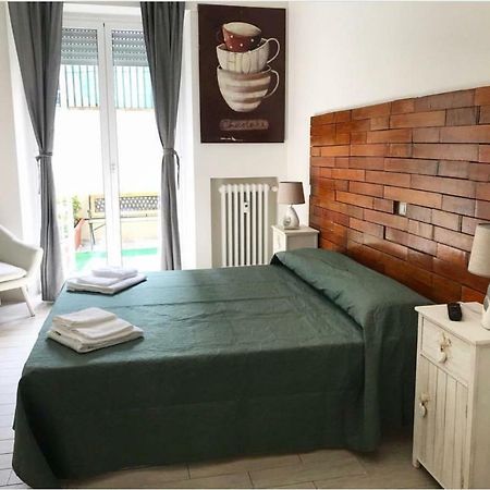B&B Dea Flora Roma ภายนอก รูปภาพ